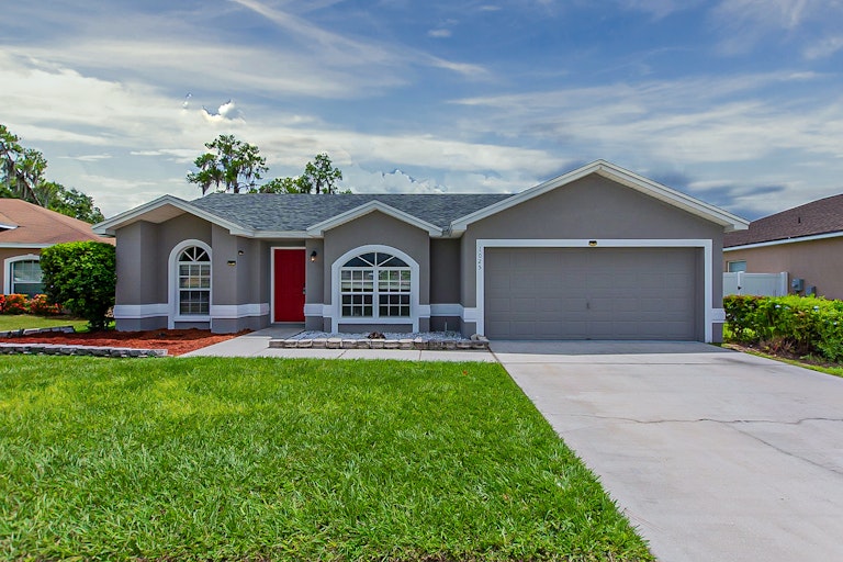 Photo 1 of 19 - 1025 Normandy Heights Cir, Winter Haven, FL 33880