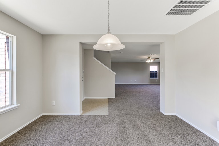Photo 7 of 25 - 112 Matamoros St, Grand Prairie, TX 75051