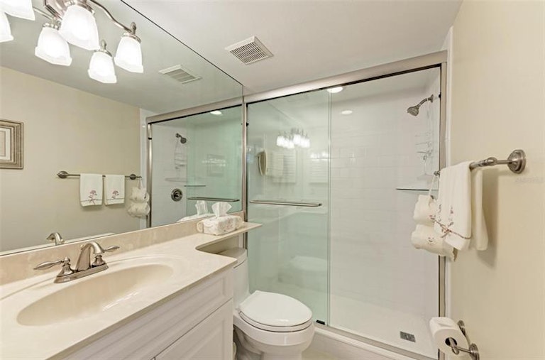 Photo 30 of 56 - 1247 Edgewater Cir #1247, Bradenton, FL 34209
