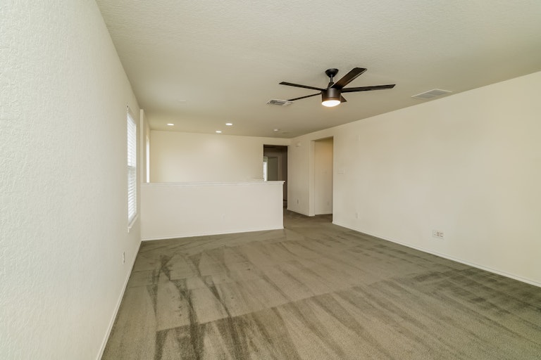 Photo 19 of 27 - 4213 Gale Mdws, New Braunfels, TX 78130