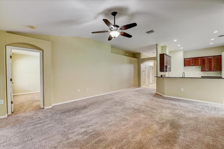 Photo 10 of 45 - 34510 Cliffcreek Ct, Wesley Chapel, FL 33545
