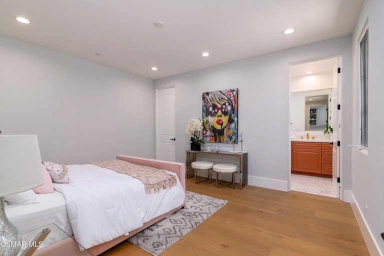 Photo 51 of 77 - 29462 Malibu View Ct, Agoura Hills, CA 91301