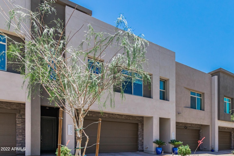 Photo 36 of 49 - 1973 W Kinfield Trl, Phoenix, AZ 85085