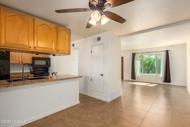 Photo 19 of 33 - 502 N Loquat Ave, Tucson, AZ 85710
