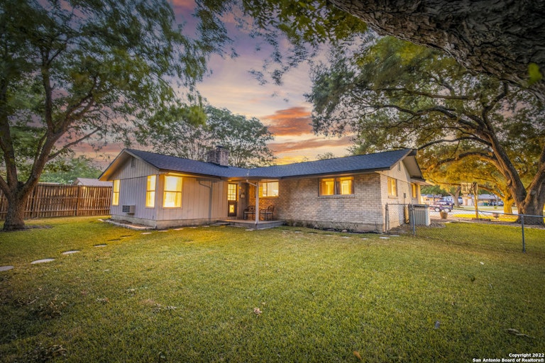 Photo 2 of 40 - 117 Norris Dr W, Converse, TX 78109