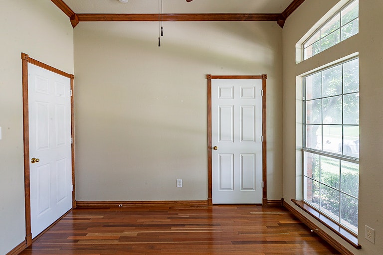 Photo 19 of 24 - 1412 Sunswept Ter, Lewisville, TX 75077