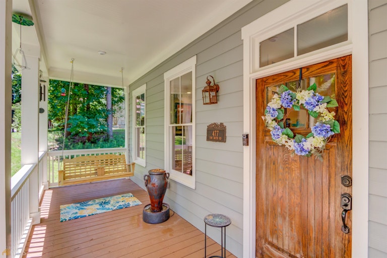 Photo 4 of 51 - 477 Tom Smith Rd SW, Lilburn, GA 30047