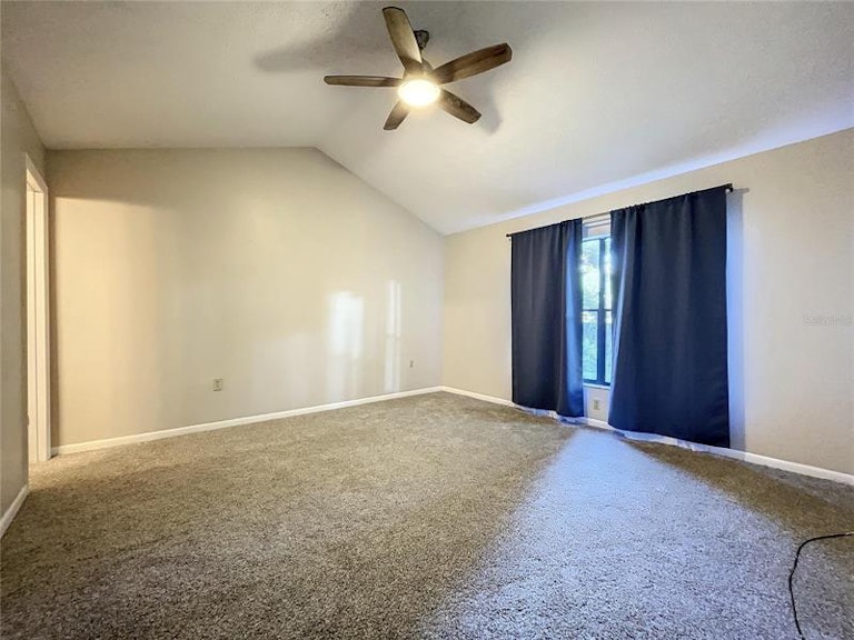 Photo 14 of 28 - 17906 Rivendel Rd, Lutz, FL 33549
