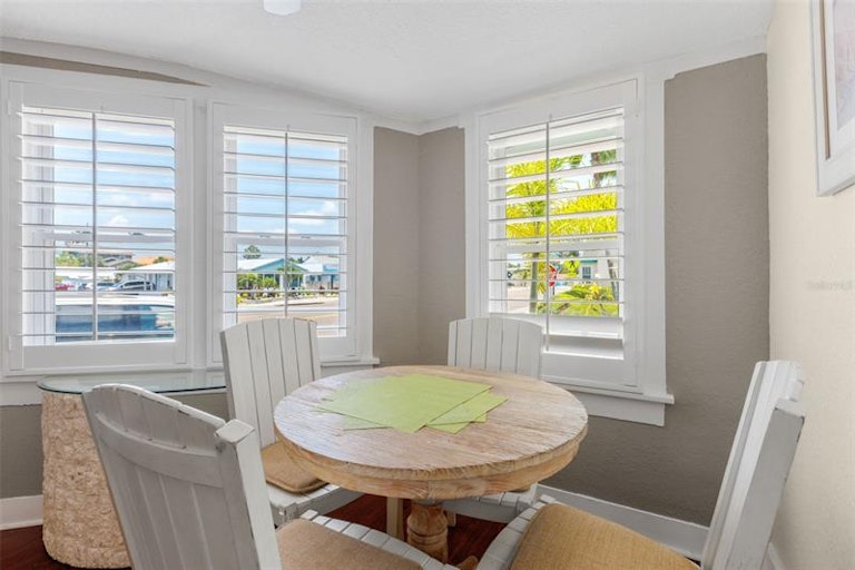 Photo 26 of 52 - 12400 Gulf Blvd #1, Saint Petersburg, FL 33706
