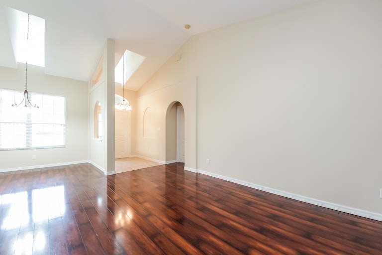 Photo 9 of 27 - 2207 Wolf Ridge Ln, Mount Dora, FL 32757