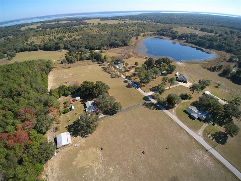 Photo 1 of 25 - 4107 Dove Valley Ln, Lady Lake, FL 32159