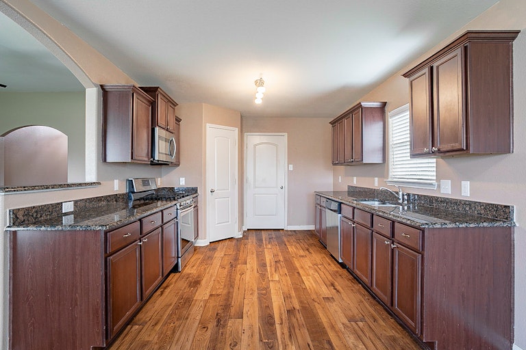 Photo 4 of 20 - 2029 Cone Flower Dr, Forney, TX 75126