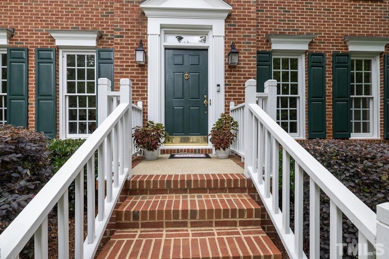 Photo 4 of 41 - 204 Merry Hill Dr, Cary, NC 27518