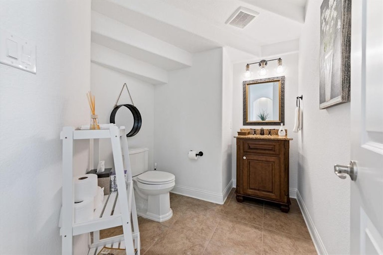 Photo 18 of 39 - 6809 Schubert, Colleyville, TX 76034