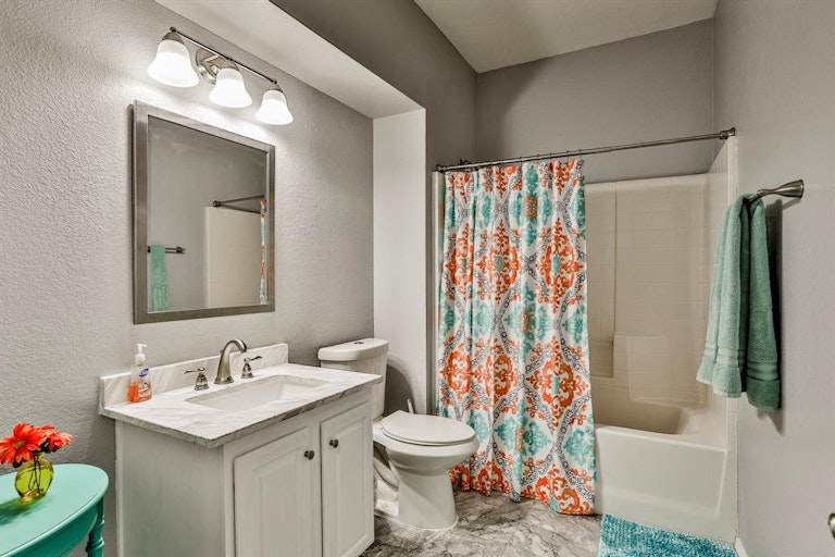 Photo 23 of 28 - 8429 Greylock Ct, Fort Worth, TX 76137
