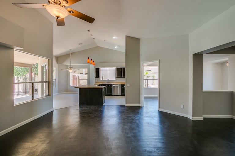 Photo 10 of 26 - 3939 E Waltann Ln, Phoenix, AZ 85032