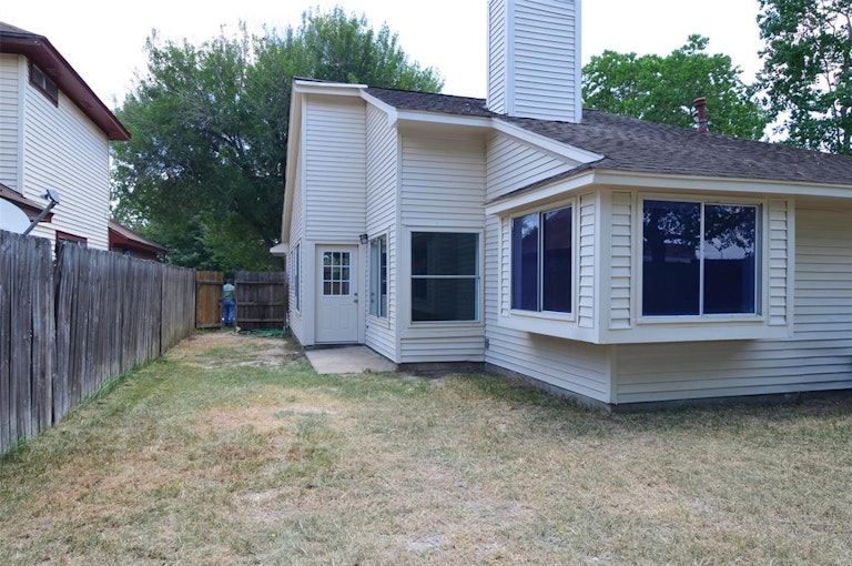 Photo 21 of 25 - 2527 Silver Trumpet Dr, Katy, TX 77449