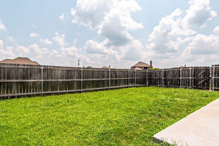 Photo 26 of 26 - 1101 Colonial Dr, Royse City, TX 75189