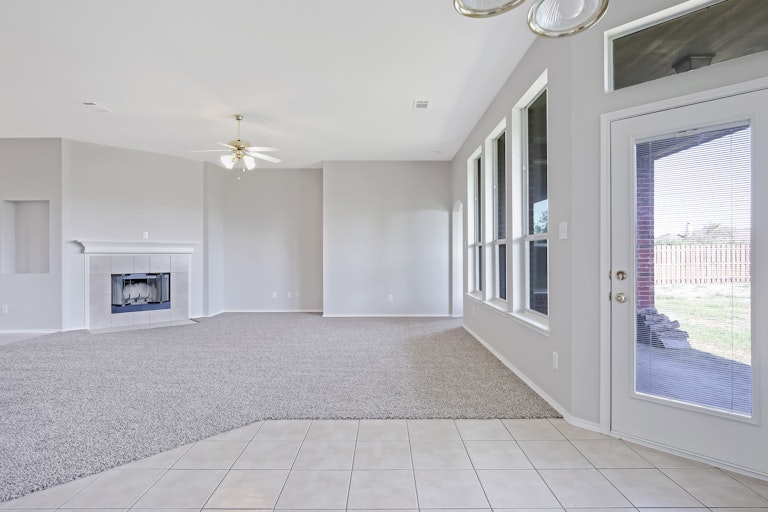 Photo 4 of 26 - 225 Brandi Ridge Dr, Midlothian, TX 76065