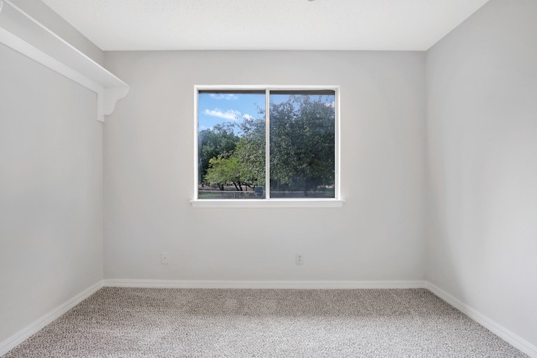 Photo 22 of 25 - 2233 Biscayne Dr W, Irving, TX 75060