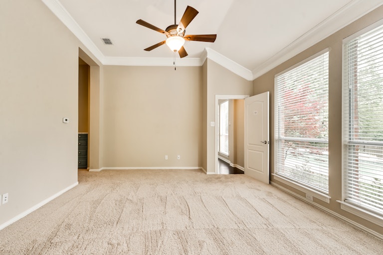 Photo 15 of 27 - 212 Hollywood Dr, Coppell, TX 75019