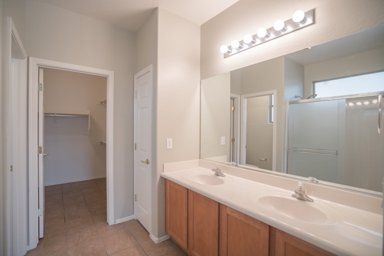 Photo 14 of 29 - 1740 W Twain Dr, Anthem, AZ 85086