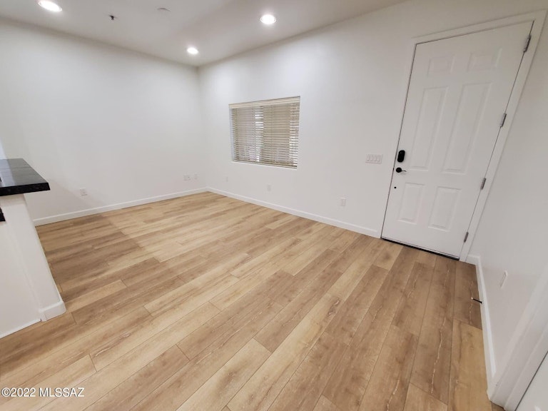 Photo 4 of 11 - 2016 E River Rd #104, Tucson, AZ 85718