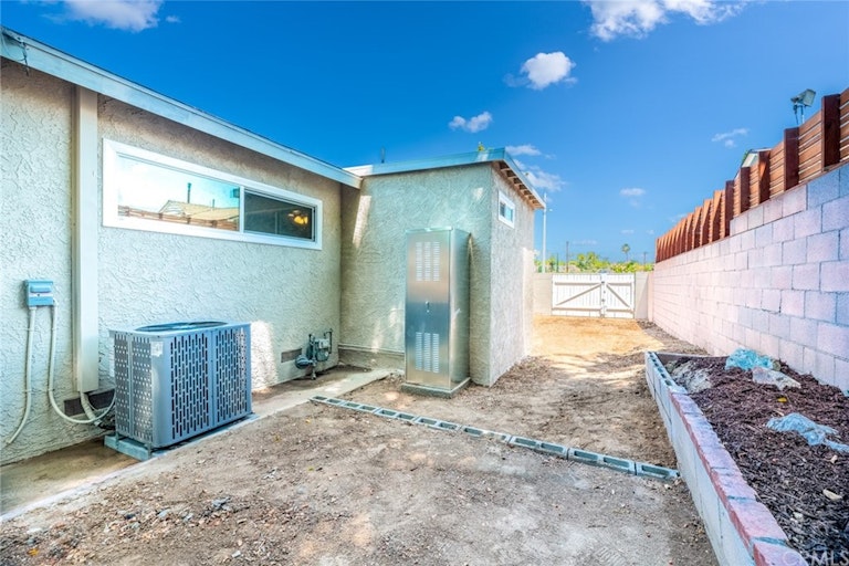 Photo 8 of 27 - 12134 Singleton Dr, La Mirada, CA 90638