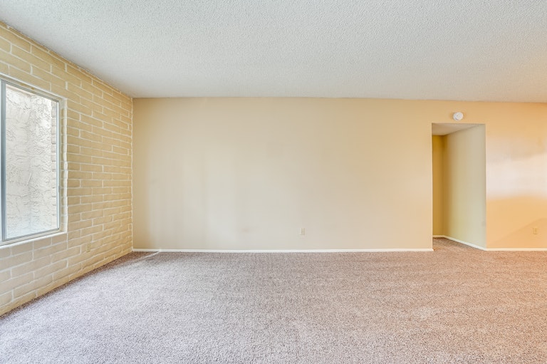 Photo 15 of 32 - 2176 E Ellis Dr, Tempe, AZ 85282