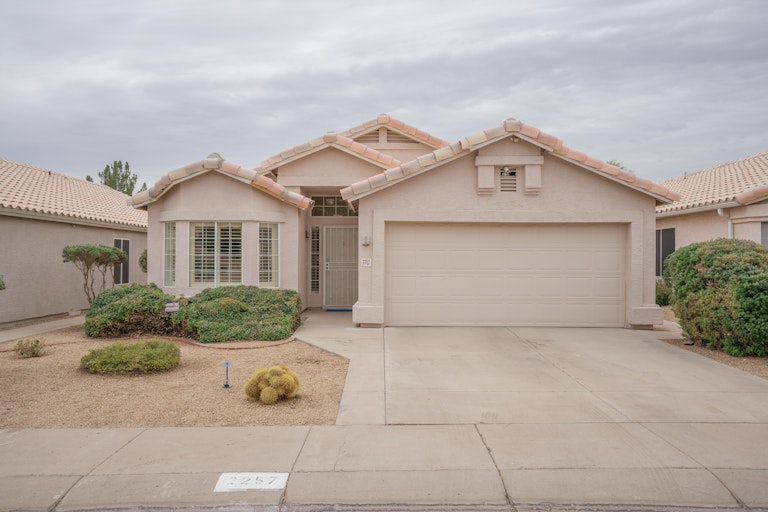 Photo 1 of 27 - 2257 E Monona Dr, Phoenix, AZ 85024