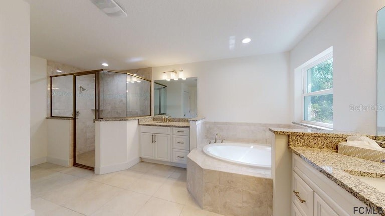 Photo 13 of 35 - 12 Pittman Dr, Palm Coast, FL 32164