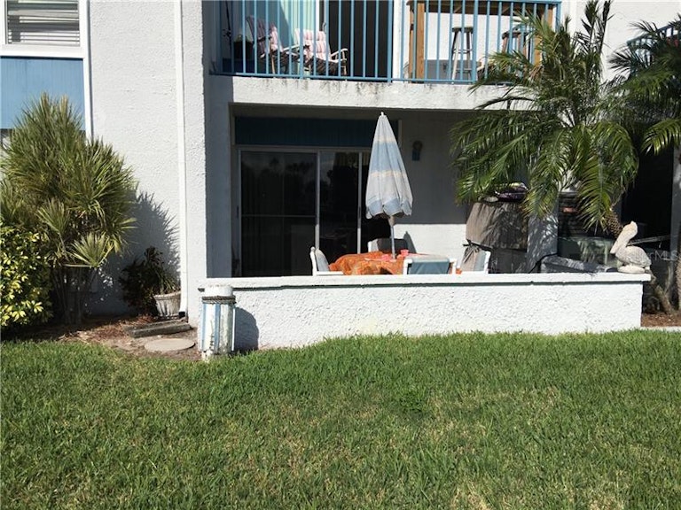 Photo 1 of 22 - 329 Medallion Blvd Unit B, Madeira Beach, FL 33708