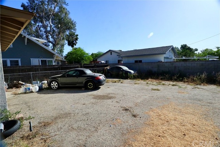 Photo 22 of 24 - 501 S Buena Vista St, Hemet, CA 92543