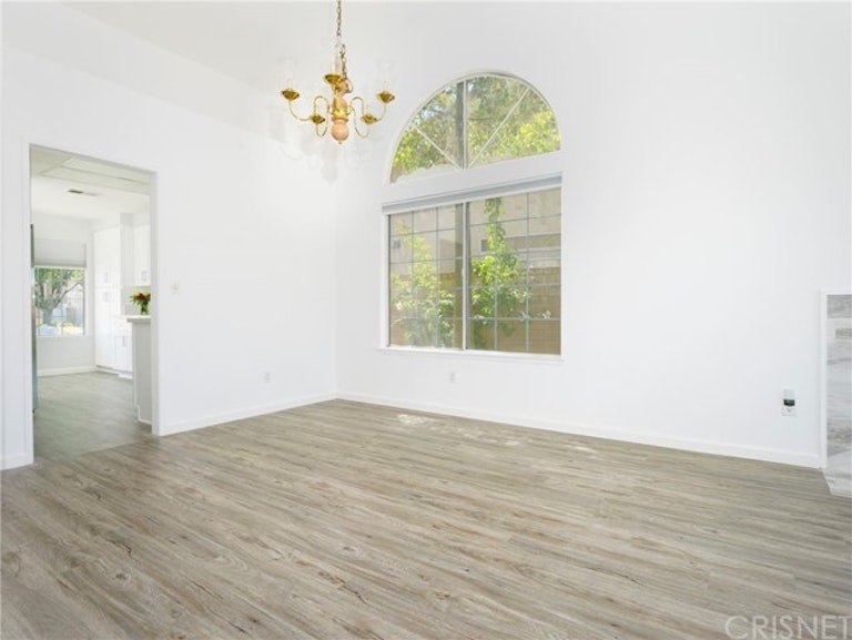 Photo 11 of 28 - 27237 Blakely Pl, Valencia, CA 91354