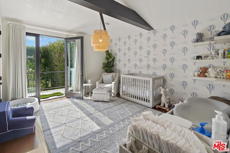 Photo 17 of 24 - 115 S Edinburgh Ave, Los Angeles, CA 90048