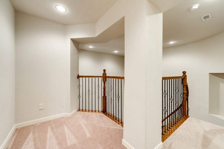 Photo 14 of 28 - 1712 Yarmouth Ln, Mansfield, TX 76063