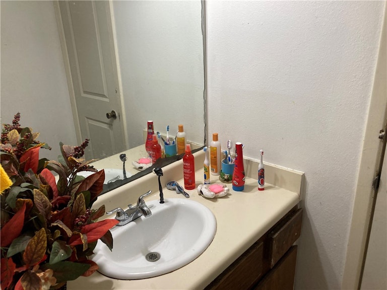 Photo 13 of 14 - 7001 Kildare Cv, Austin, TX 78724