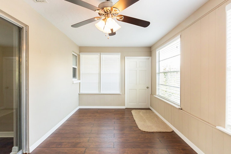 Photo 15 of 16 - 2041 McKinley St, Clearwater, FL 33765