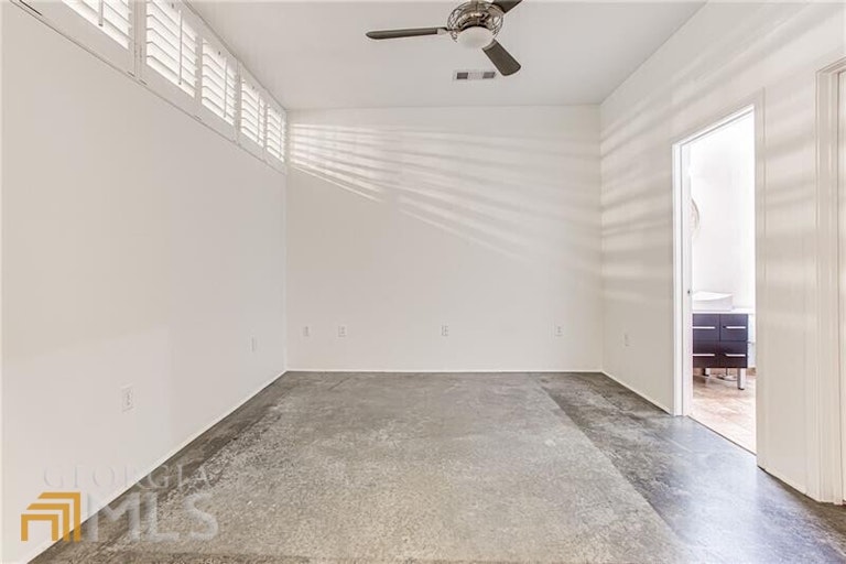 Photo 12 of 37 - 560 Dutch Valley Rd NE #2212, Atlanta, GA 30324