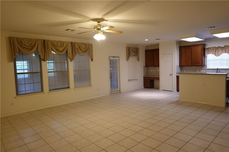 Photo 5 of 33 - 329 Island Oak Dr, Austin, TX 78748
