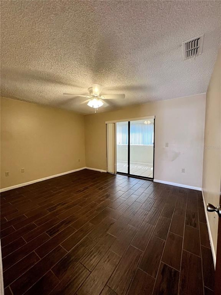 Photo 35 of 55 - 1823 Village Ct #1823, Mulberry, FL 33860