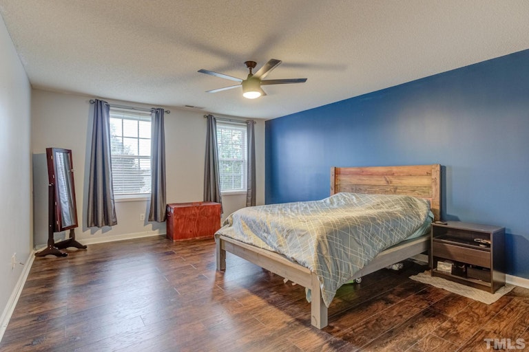 Photo 14 of 32 - 4825 Mocha Ln, Raleigh, NC 27616