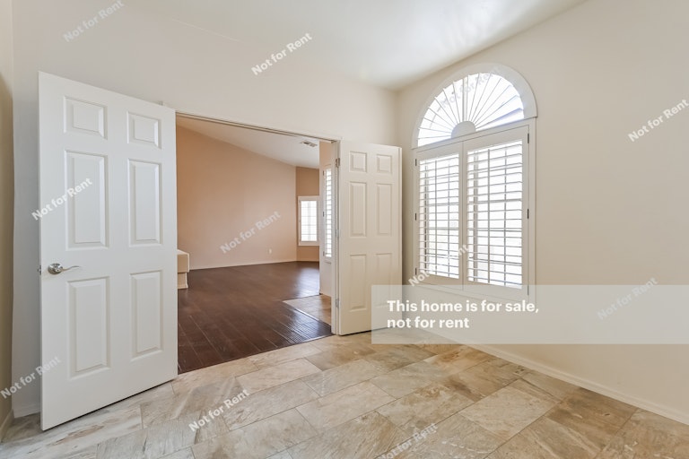 Photo 19 of 27 - 990 S Avenida Los Reyes, Tucson, AZ 85748