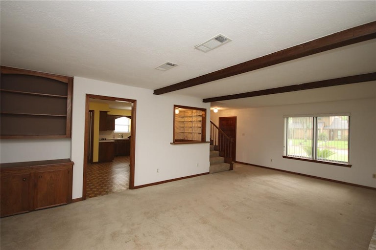 Photo 16 of 31 - 7507 Renmark Ln, Houston, TX 77070