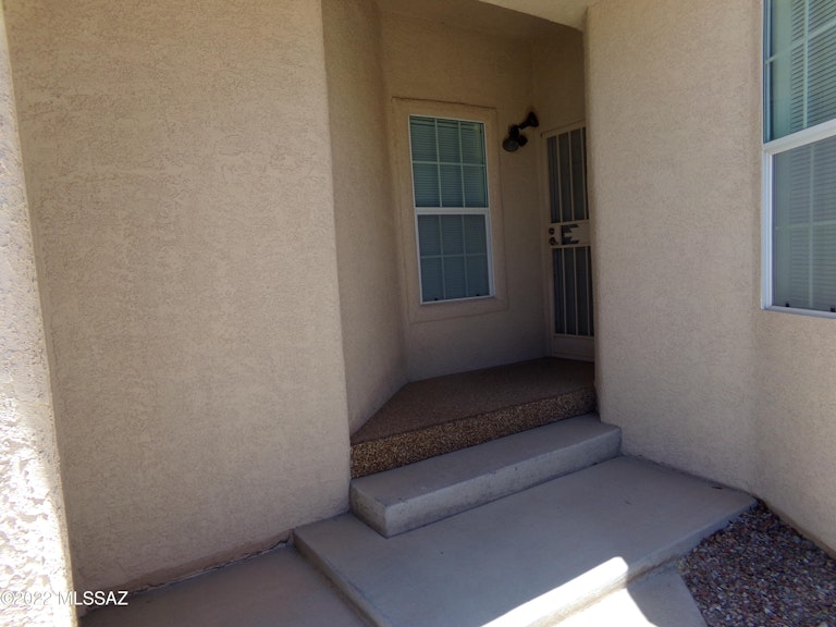 Photo 2 of 27 - 543 W Parkwood Ct, Green Valley, AZ 85614