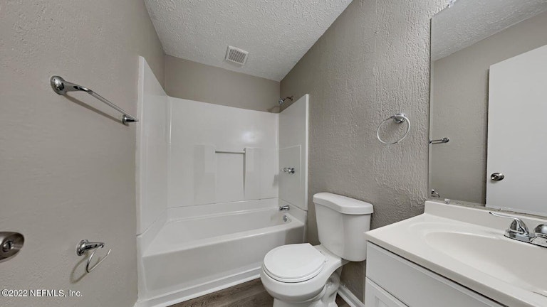 Photo 13 of 16 - 6813 Gaillardia Rd S, Jacksonville, FL 32211