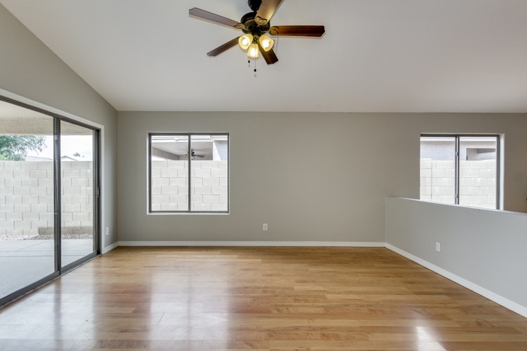 Photo 3 of 32 - 2625 E Silversmith Trl, San Tan Valley, AZ 85143
