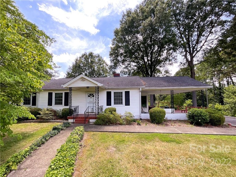 Photo 1 of 48 - 2349 Hedgewood Cir, Gastonia, NC 28052