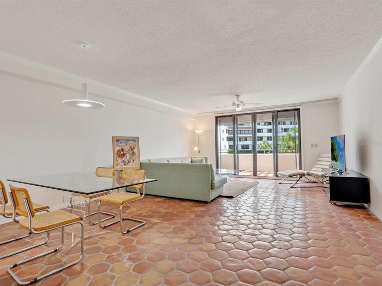Photo 12 of 39 - 1485 Gulf Of Mexico Dr #103, Longboat Key, FL 34228