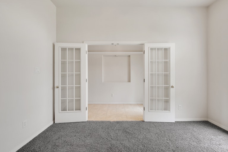 Photo 8 of 25 - 500 Kempson Ct, Saginaw, TX 76179